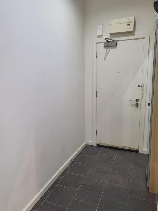 Lovely Spacious Studio Flat In City Centre. 버밍엄 외부 사진